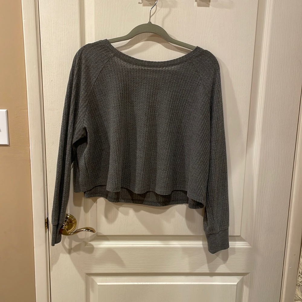 Grey cropped loose fit long sleeve